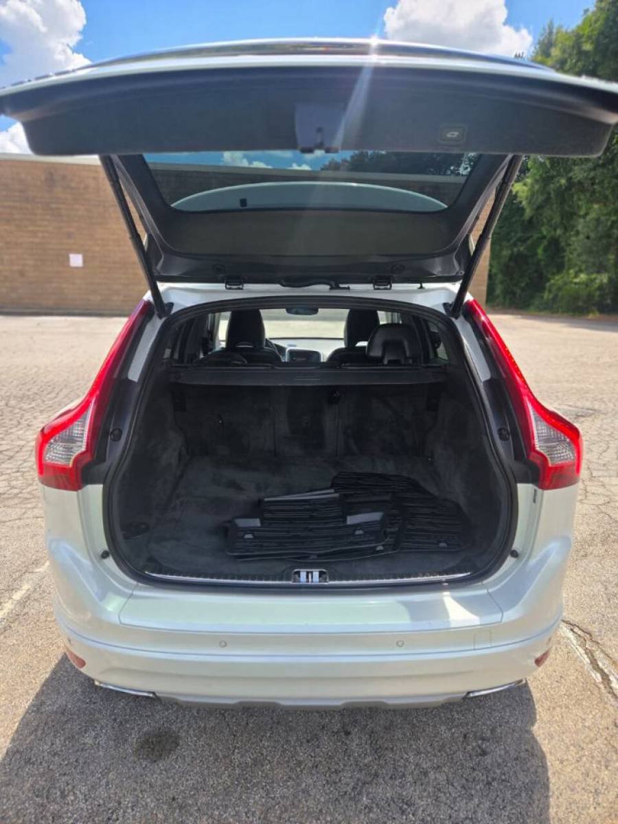 Used 2016 Volvo XC60 T6 AWD/4WD image 19