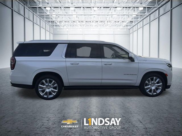 Used 2023 Chevrolet Suburban High Country image 9