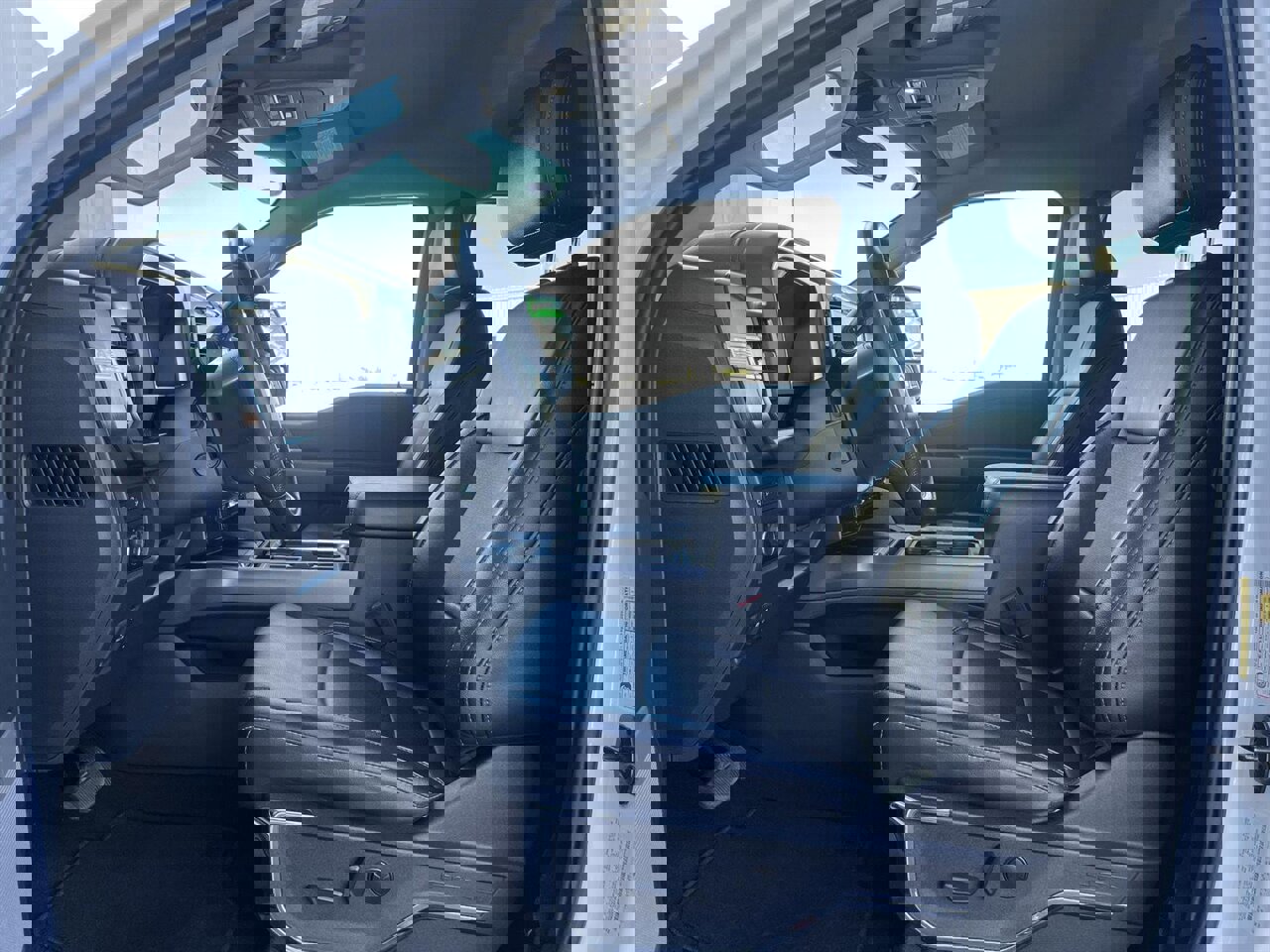 Used 2024 Ford F250 Lariat image 2