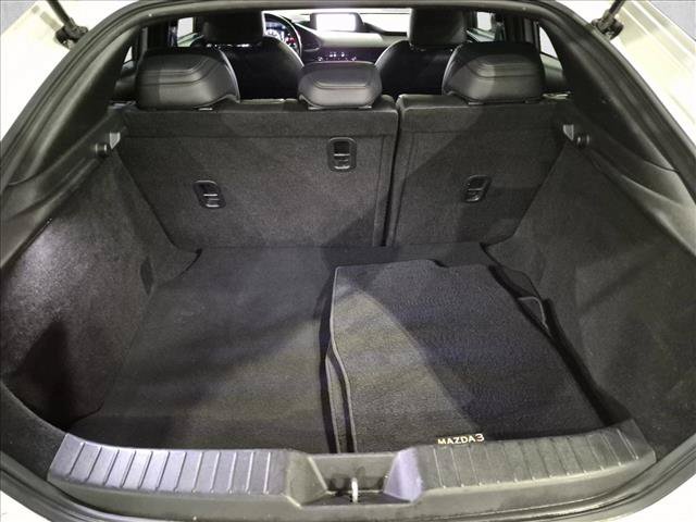 Used 2019 MAZDA MAZDA3 Hatchback w/ Preferred Package FWD image 6