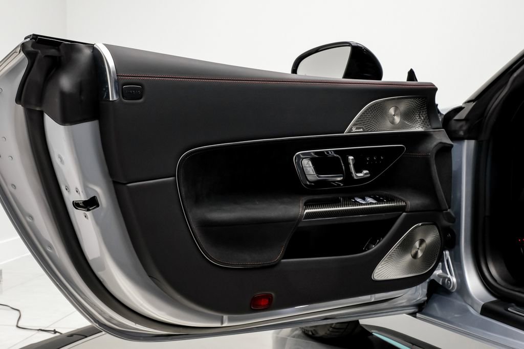 Used 2024 Mercedes-Benz SL 63 AMG 4MATIC image 37