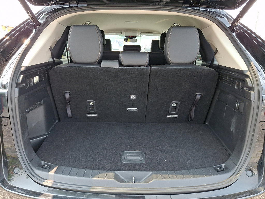 Used 2025 MAZDA CX-90 3.3 Turbo w/ Select Package AWD/4WD image 18
