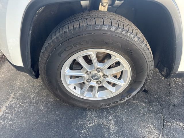 Used 2020 Jeep Grand Cherokee Laredo image 29