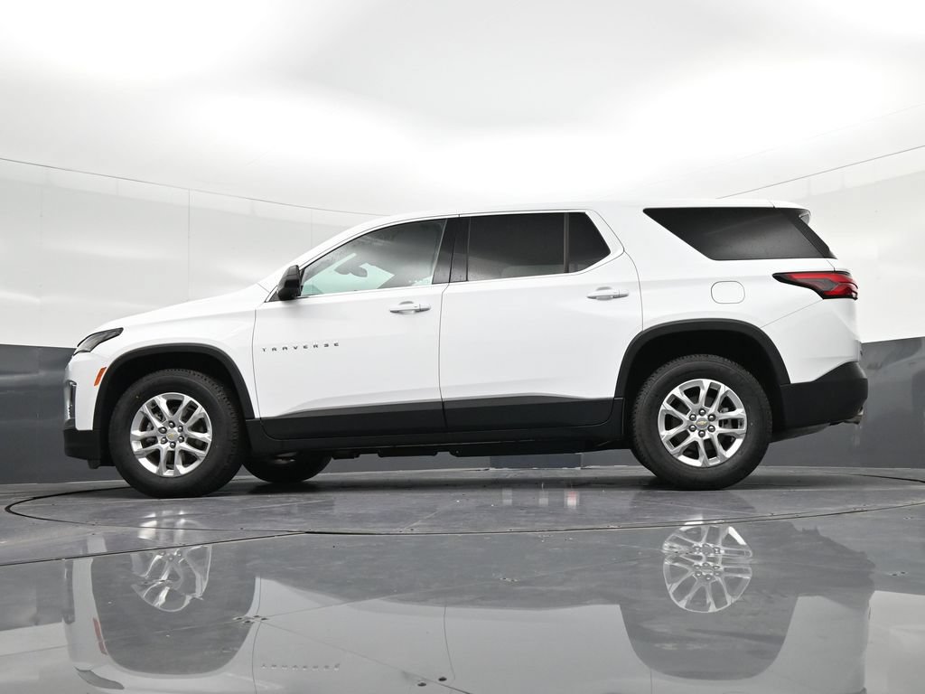 Used 2023 Chevrolet Traverse LS FWD image 32