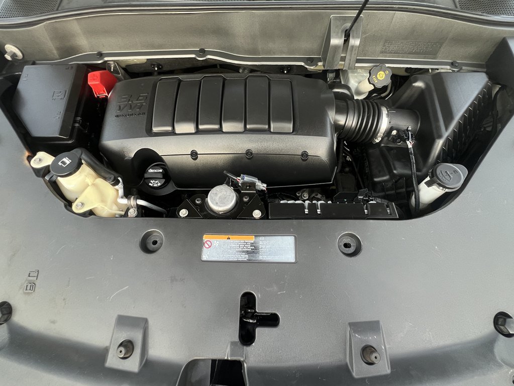 Used 2015 GMC Acadia SLE FWD image 9