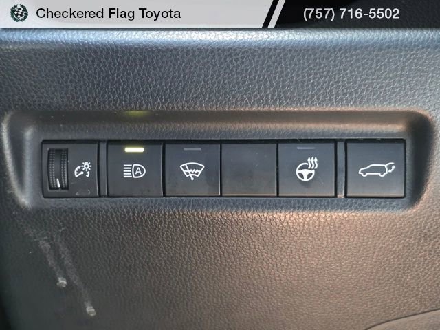 Used 2021 Toyota RAV4 XLE Premium image 11