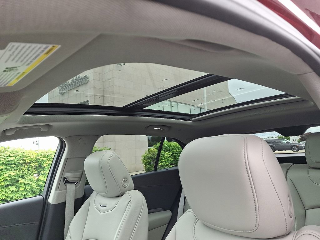 Certified 2023 Cadillac XT4 Luxury w/ Cold Weather Package AWD/4WD image 15
