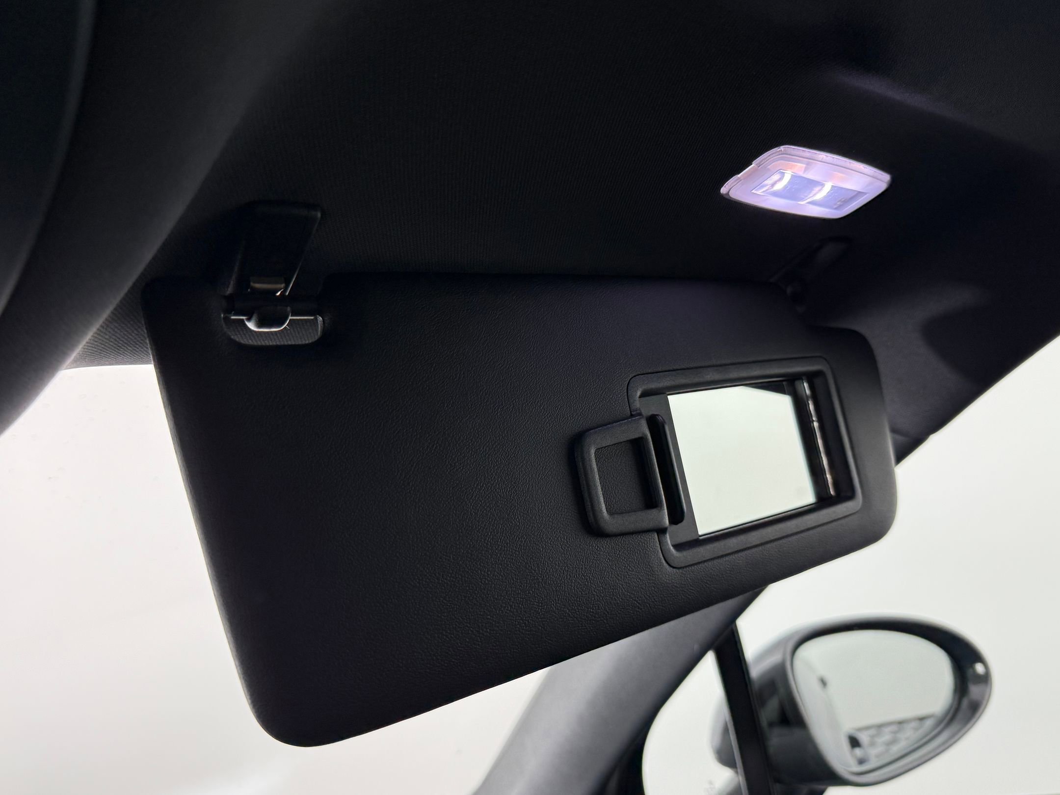 New 2025 Porsche Macan Turbo image 31