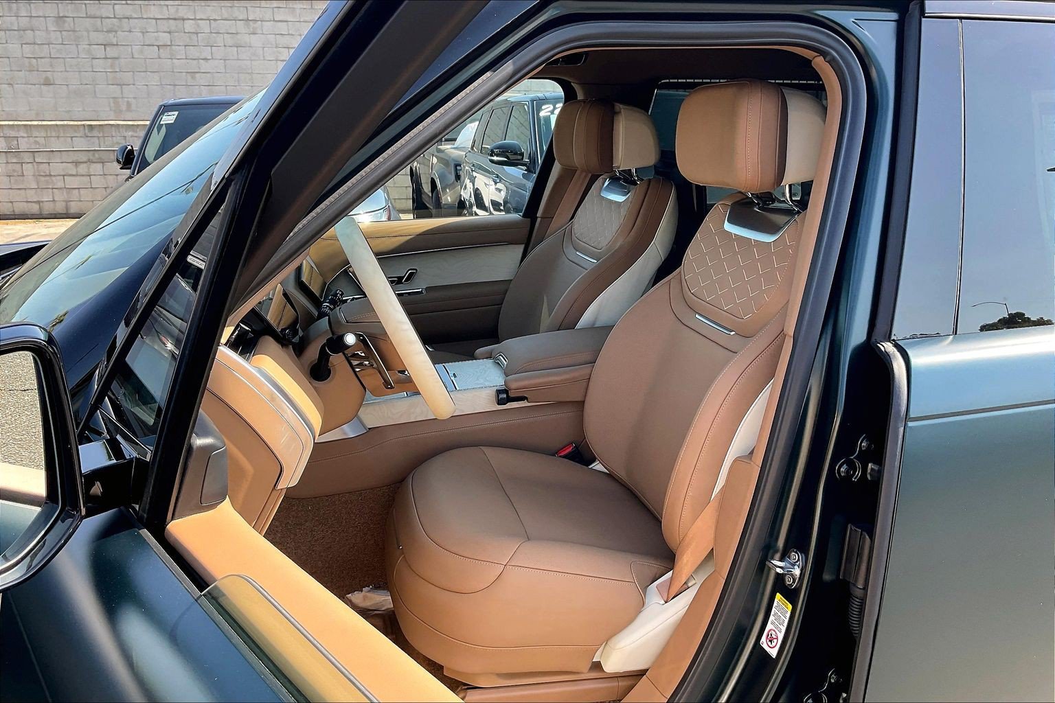 New 2026 Land Rover Range Rover SV AWD/4WD image 14