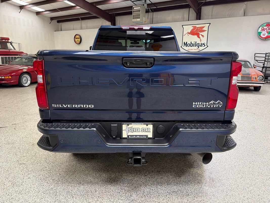 Used 2023 Chevrolet Silverado 2500 High Country AWD/4WD image 6
