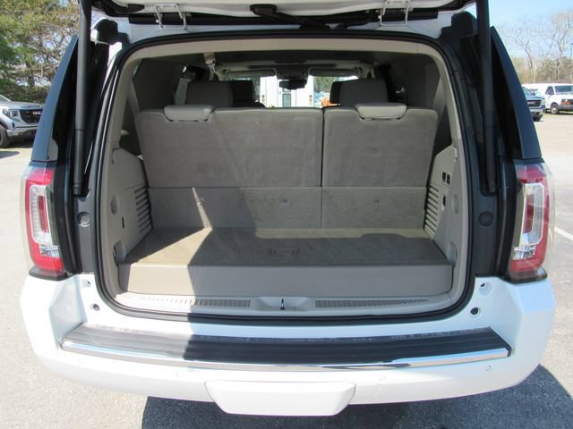 Certified 2020 GMC Yukon Denali w/ Denali Premium Package AWD/4WD image 36