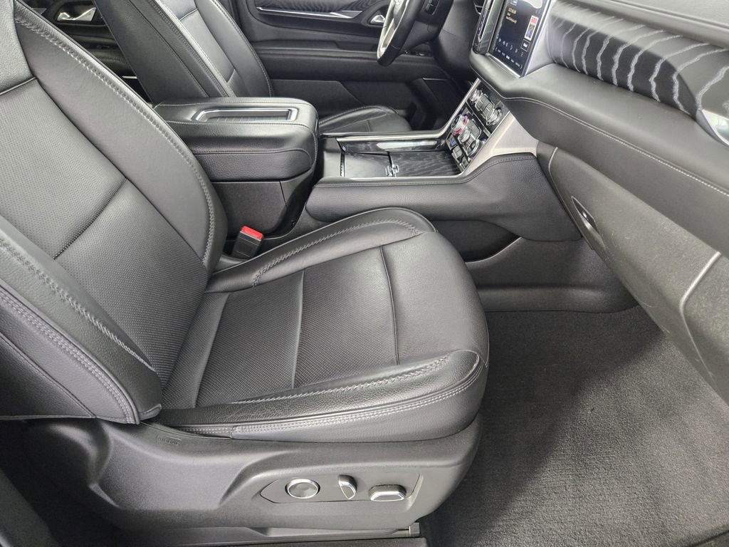 Used 2023 GMC Yukon XL Denali image 15
