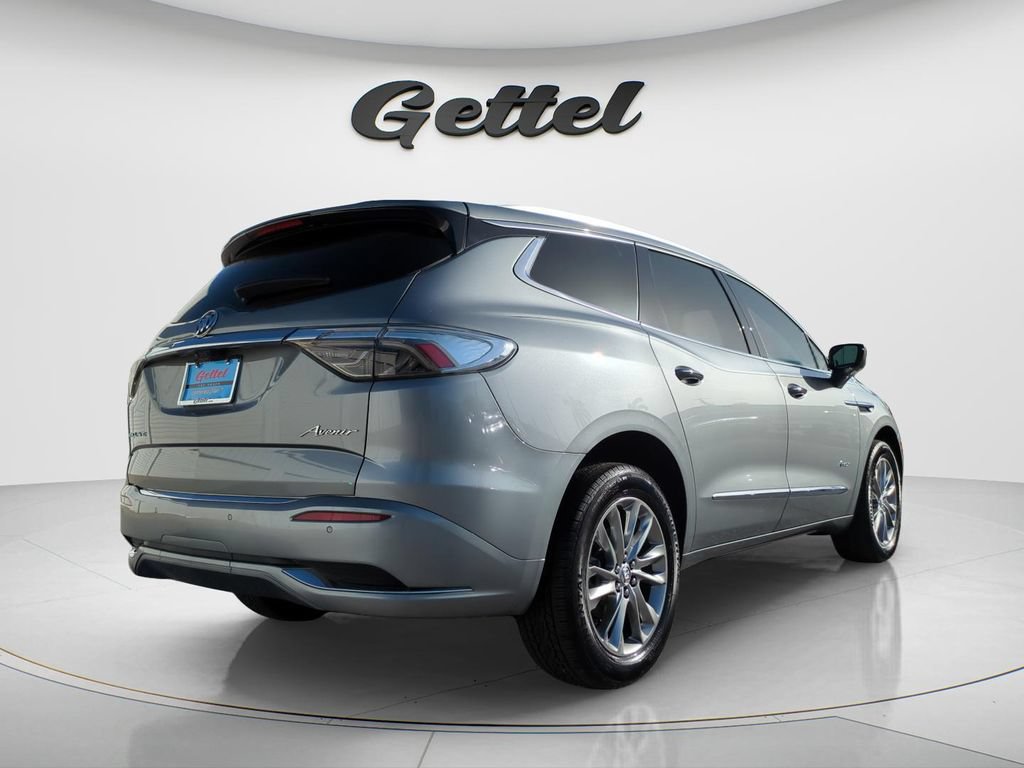 Used 2023 Buick Enclave Avenir w/ Avenir Technology Package FWD image 4