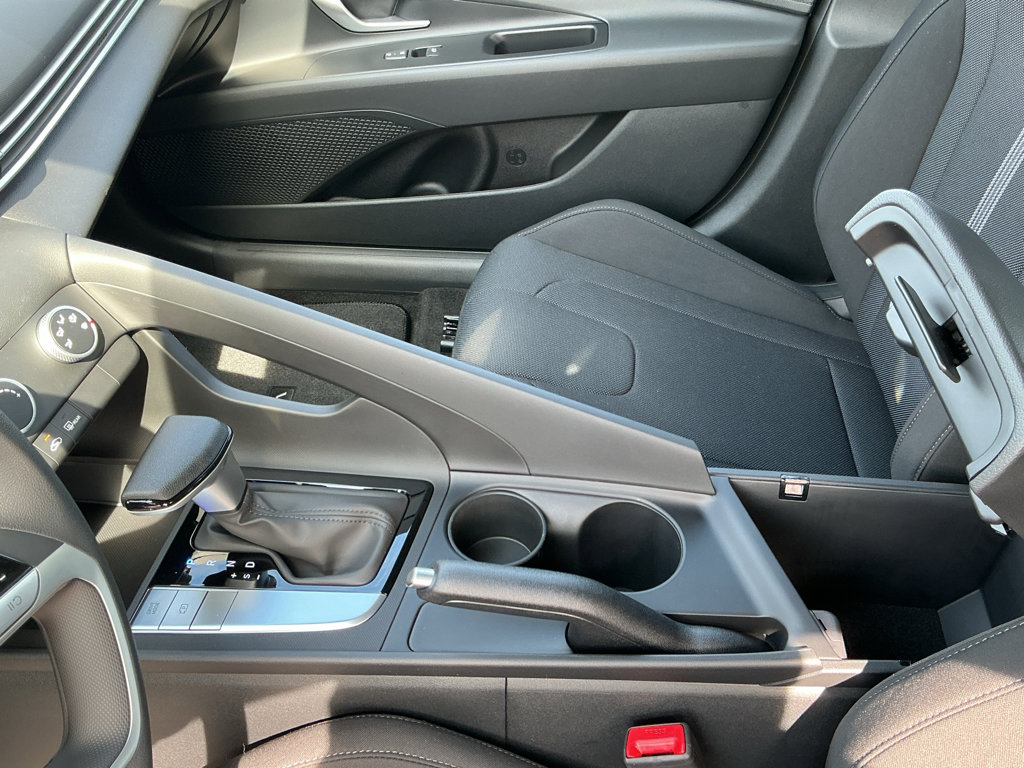 New 2026 Hyundai Elantra SE FWD image 15