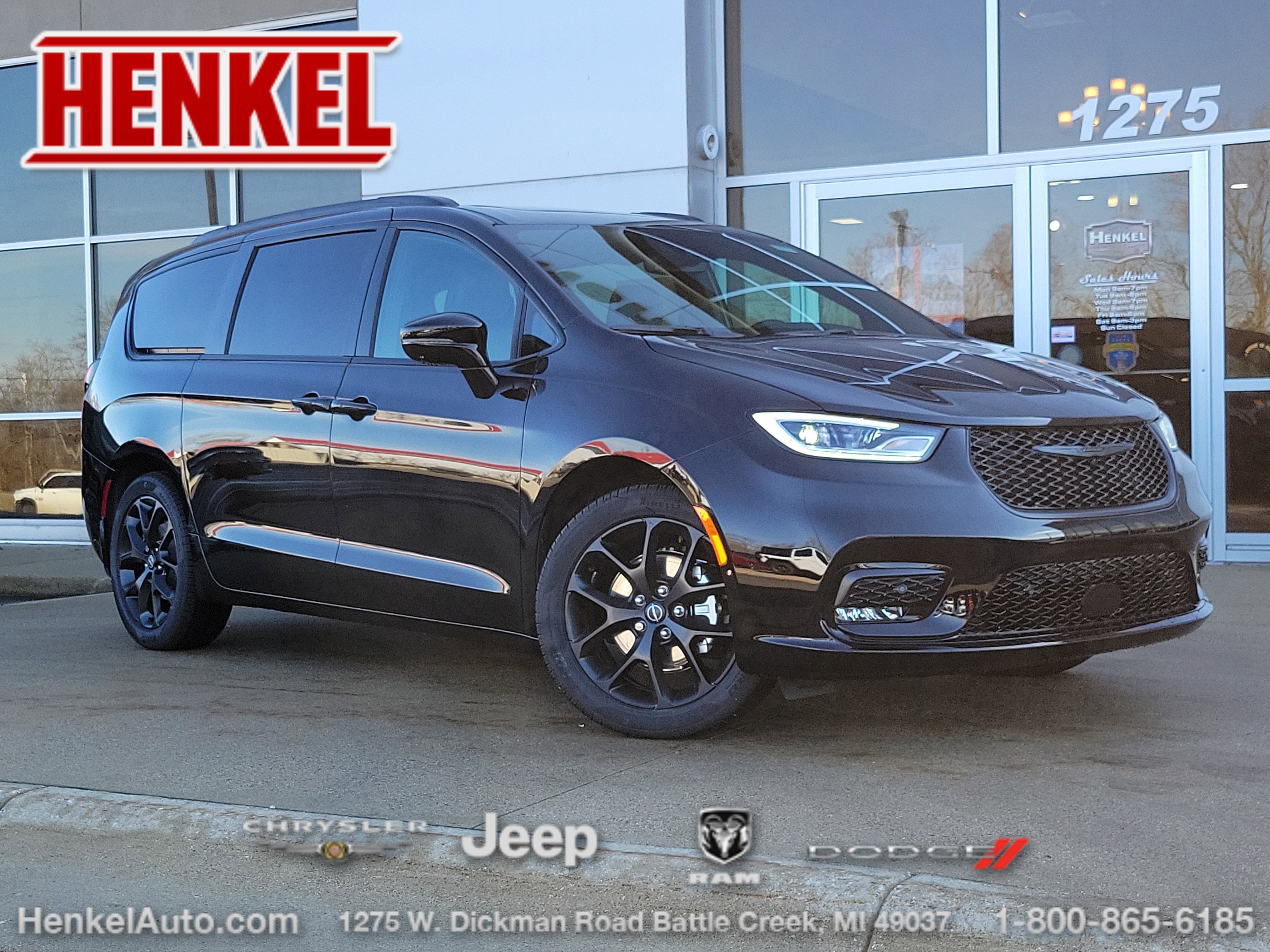 New 2026 Chrysler Pacifica Select FWD image 1