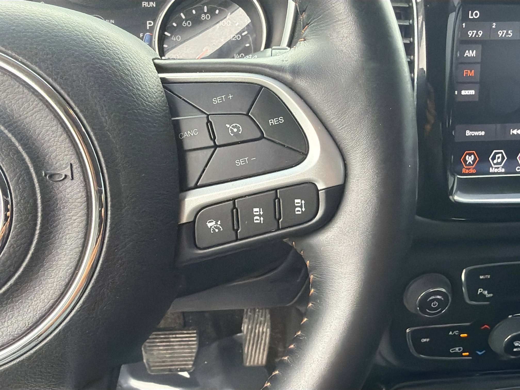 Used 2019 Jeep Compass Limited w/ Advanced Safety Group image 37