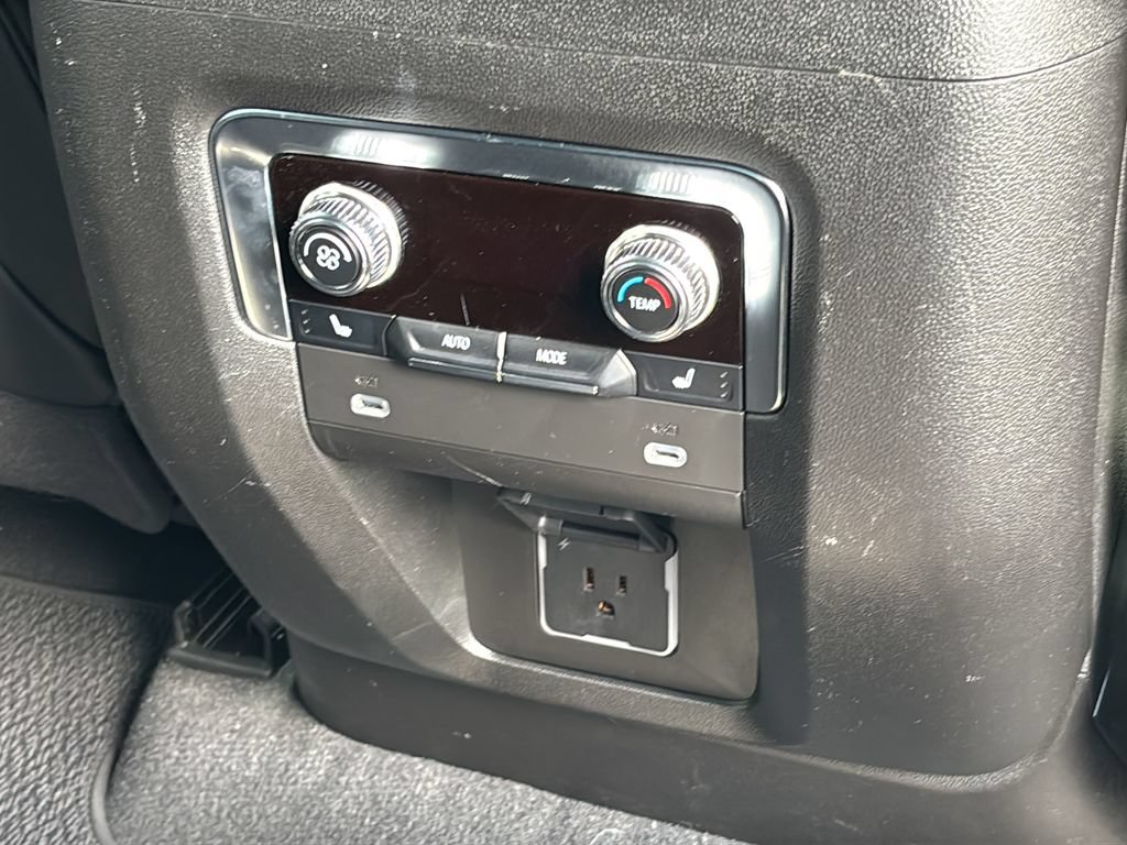 Used 2024 GMC Yukon Denali AWD/4WD image 42