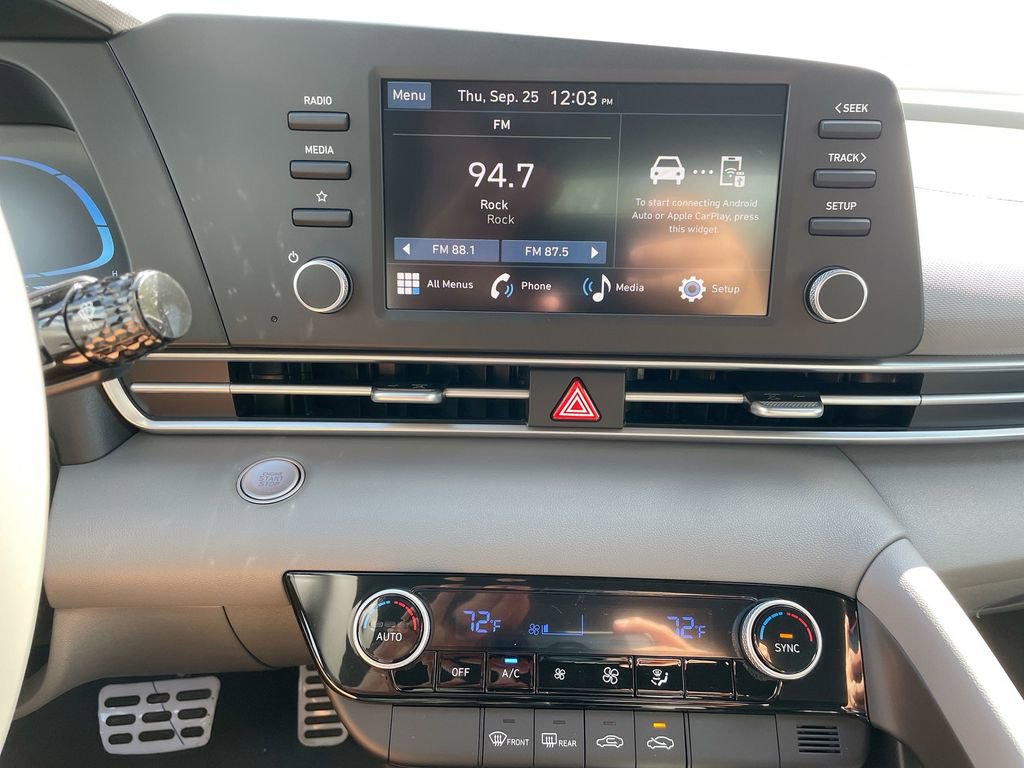 Used 2025 Hyundai Elantra Sport image 46