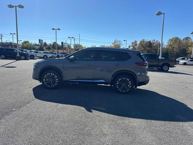 Used 2025 Nissan Rogue Platinum w/ Tech Package image 7