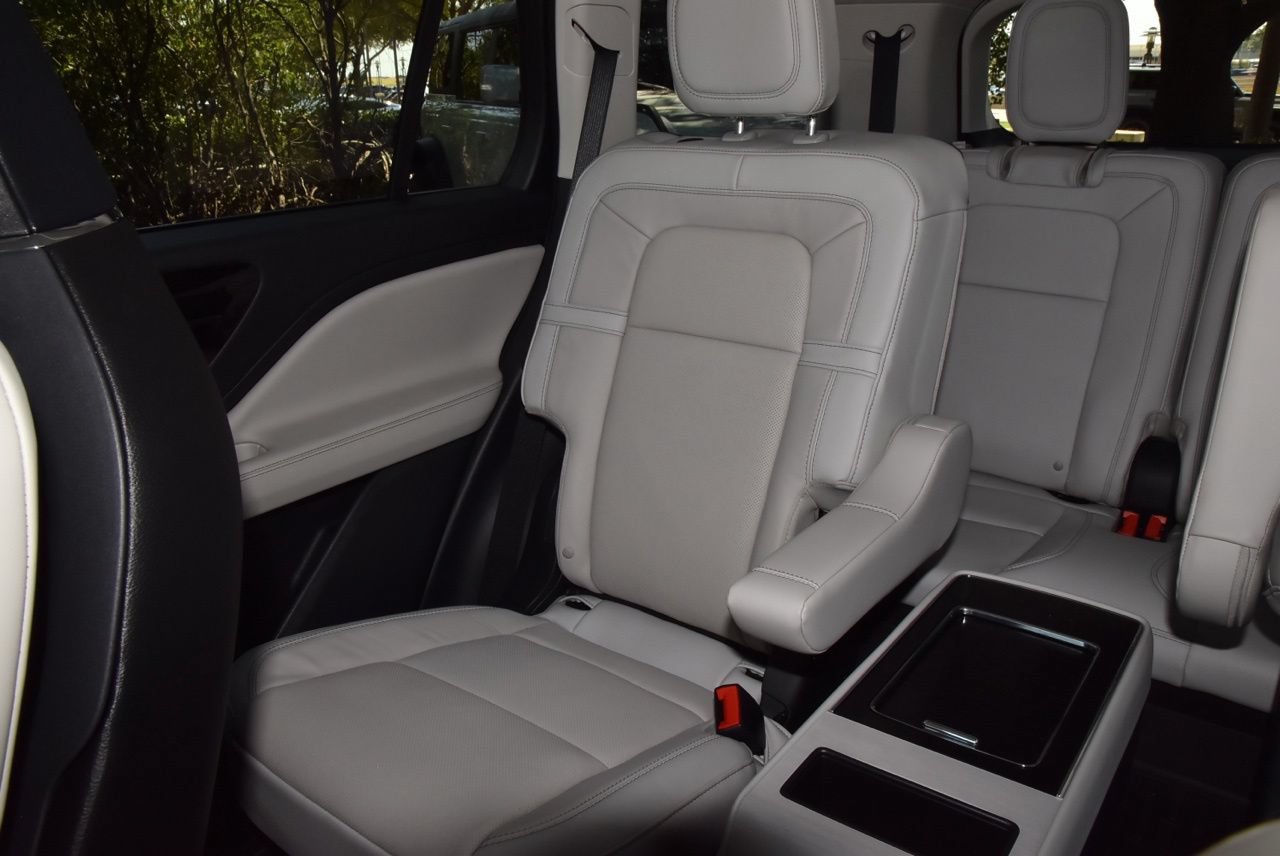 Certified 2026 Lincoln Aviator Reserve AWD/4WD image 21
