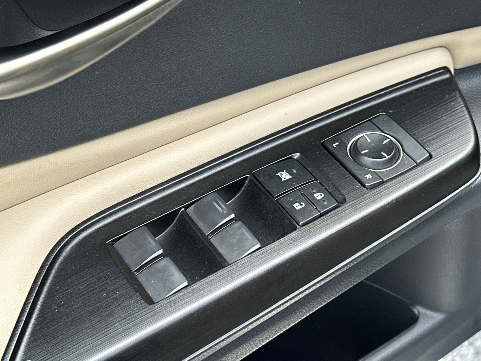 Used 2019 Lexus ES 350 w/ Accessory Package 2 FWD image 15