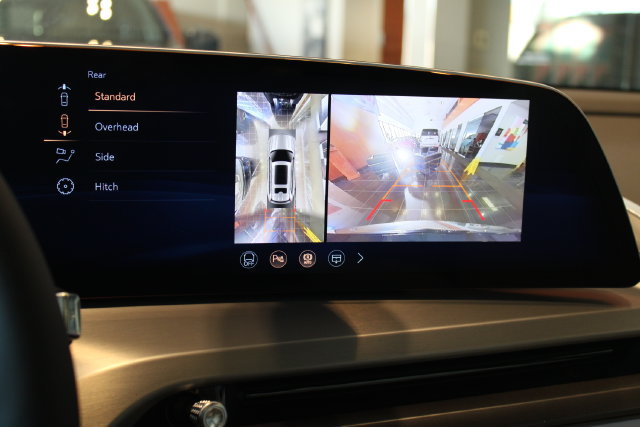 New 2027 Cadillac Vistiq Luxury AWD/4WD image 16