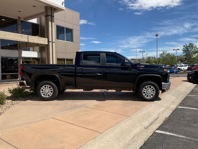 Used 2021 Chevrolet Silverado 2500 LT w/ Convenience Package AWD/4WD image 3