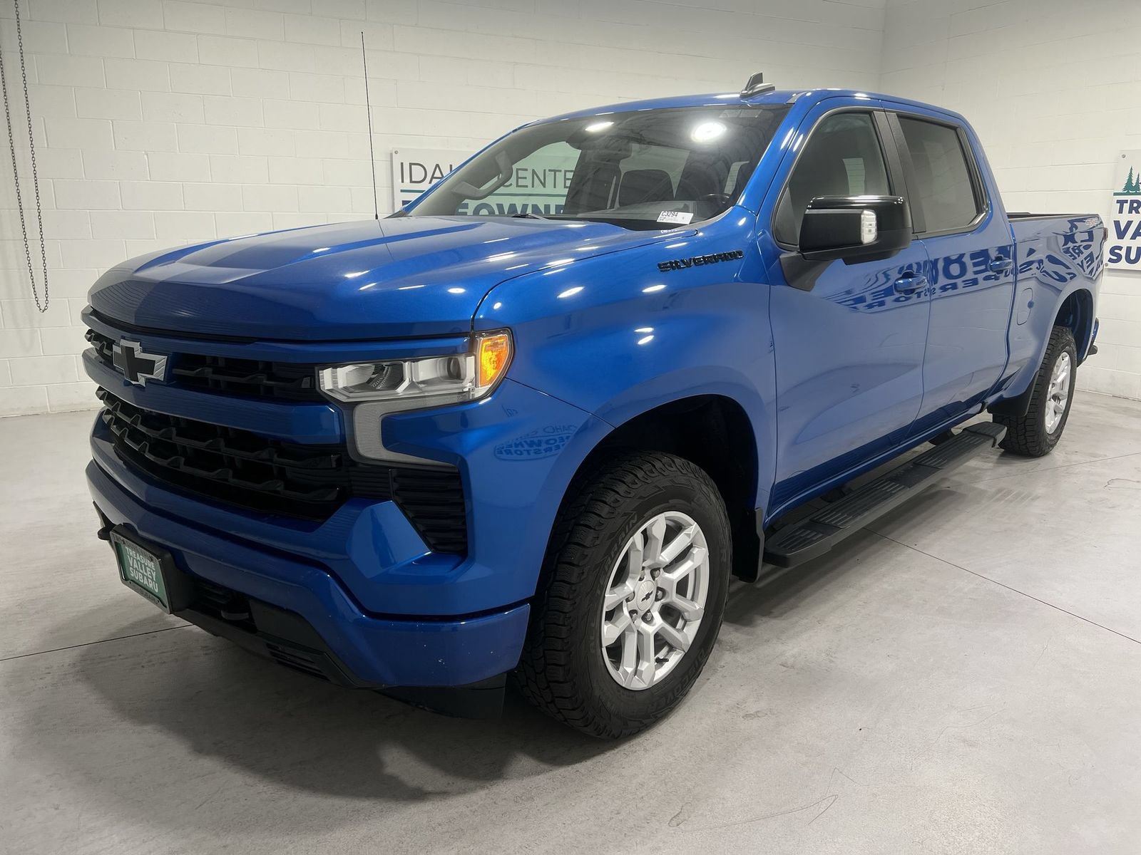 Used 2023 Chevrolet Silverado 1500 RST w/ Convenience Package II AWD/4WD image 4