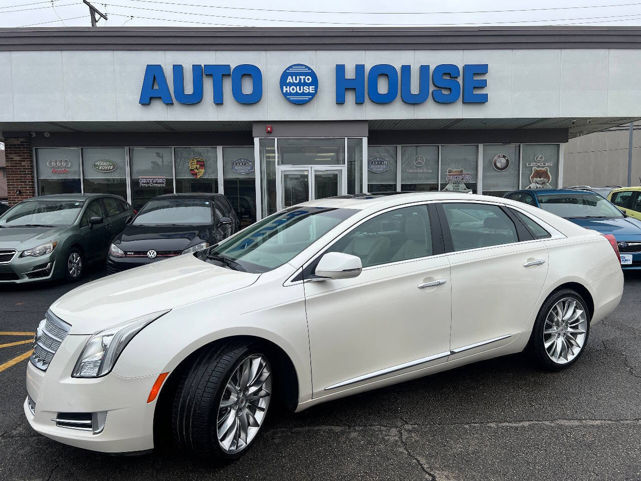 Used 2013 Cadillac XTS Platinum AWD/4WD image 9