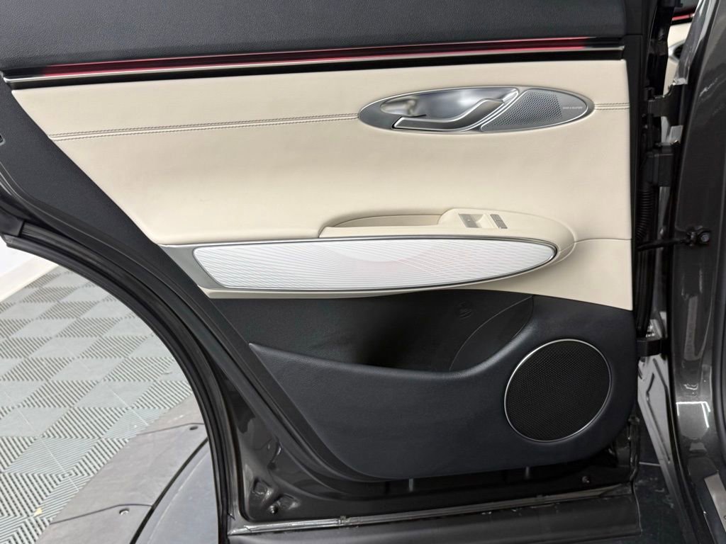 Used 2026 Genesis GV70 2.5T Advanced image 35