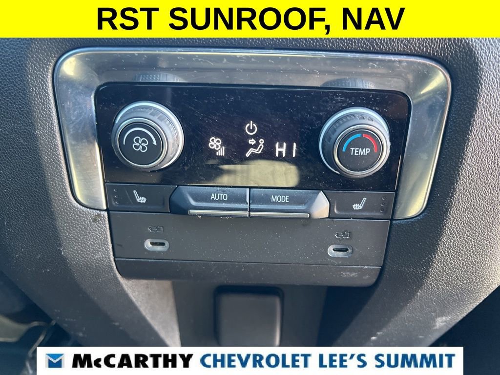 Used 2022 Chevrolet Suburban RST w/ Luxury Package image 42