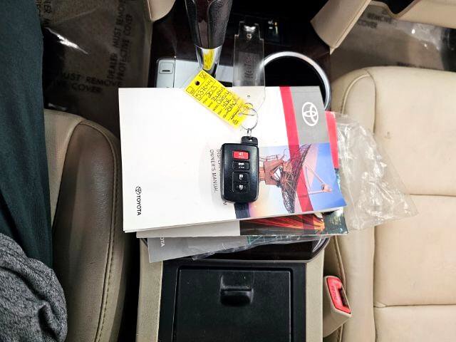 Used 2013 Toyota Camry XLE image 22
