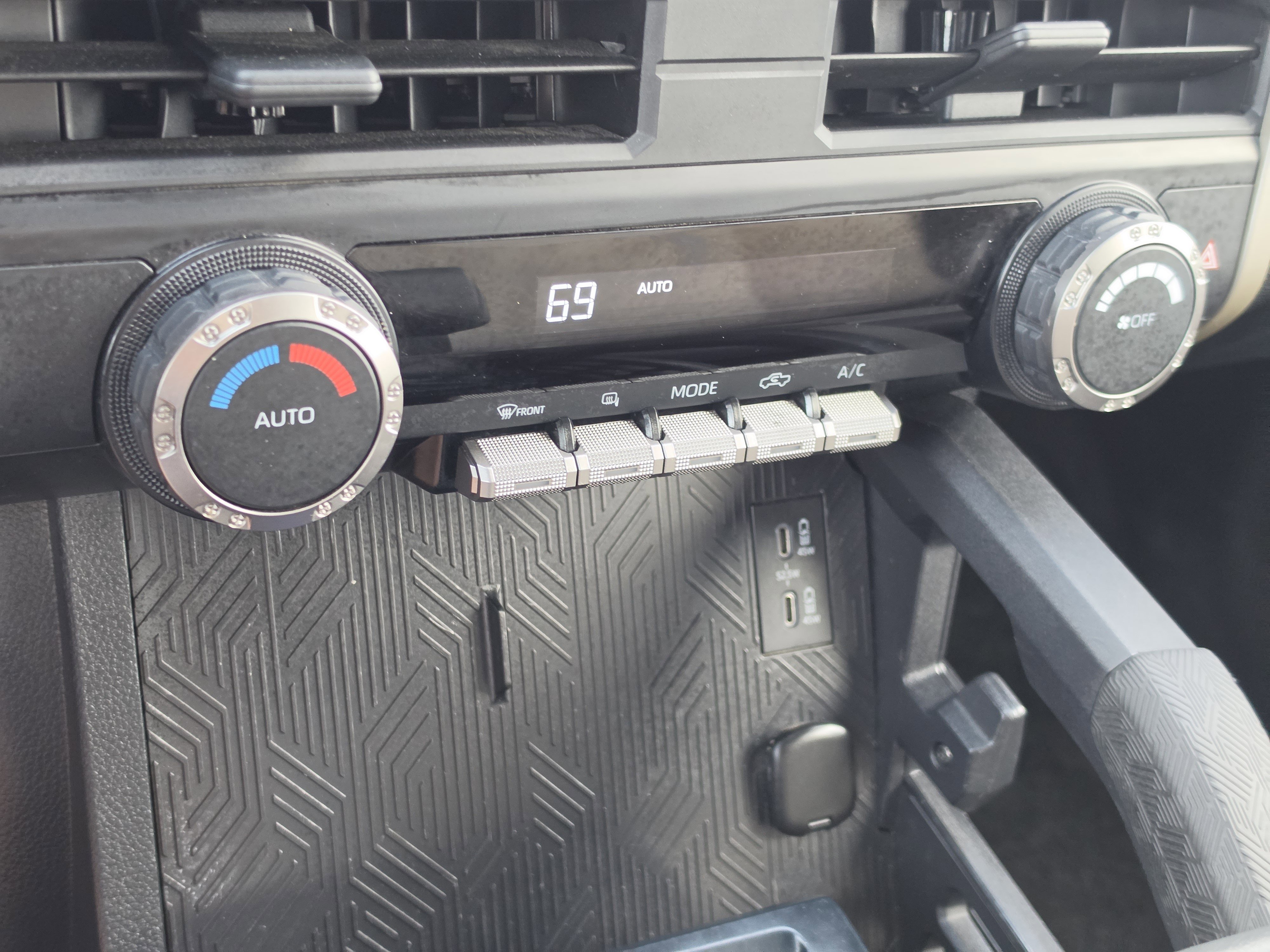 Used 2025 Toyota Tacoma TRD Off-Road AWD/4WD image 21
