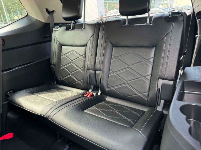 Certified 2026 Volkswagen Atlas SE w/ Panoramic Sunroof Package AWD/4WD image 11