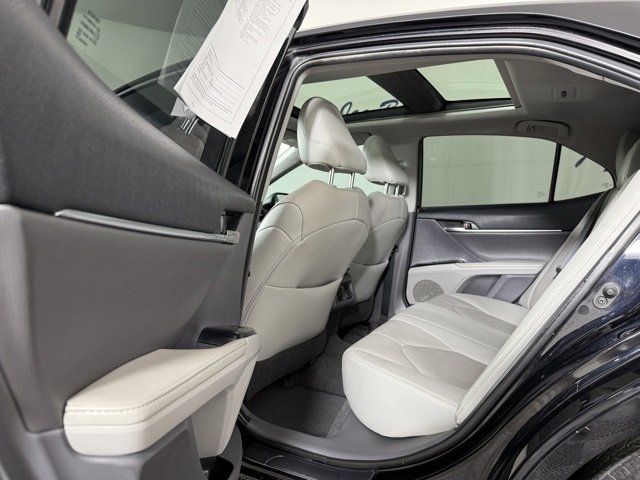 Used 2019 Toyota Camry XSE image 14