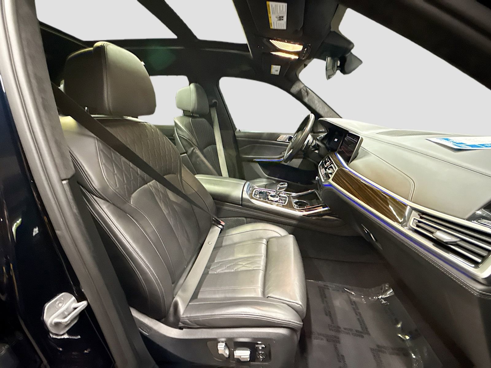 Used 2020 BMW X7 M50i w/ Dynamic Handling Package image 33