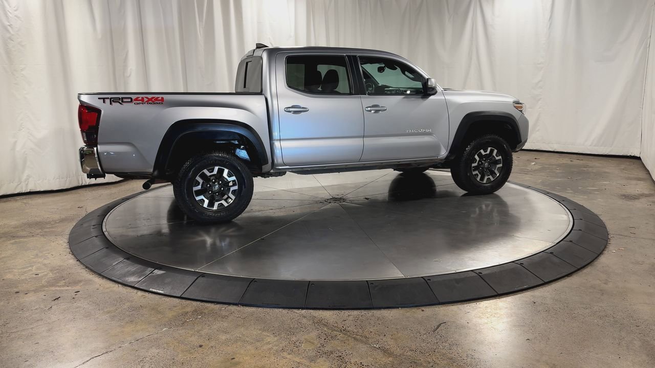 Used 2018 Toyota Tacoma TRD Off-Road AWD/4WD image 13