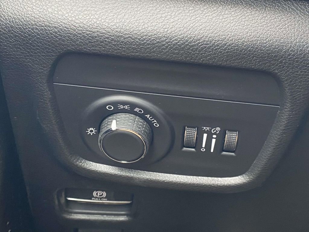 New 2025 Jeep Grand Cherokee Laredo w/ MOPAR Finishing Package image 26