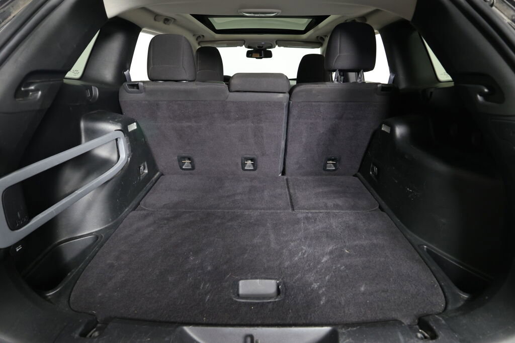 Used 2016 Jeep Cherokee 75th Anniversary image 18