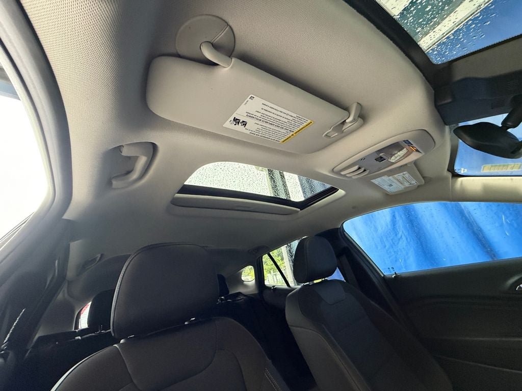 Used 2024 Chevrolet Trax LT w/ Sunroof Package FWD image 27