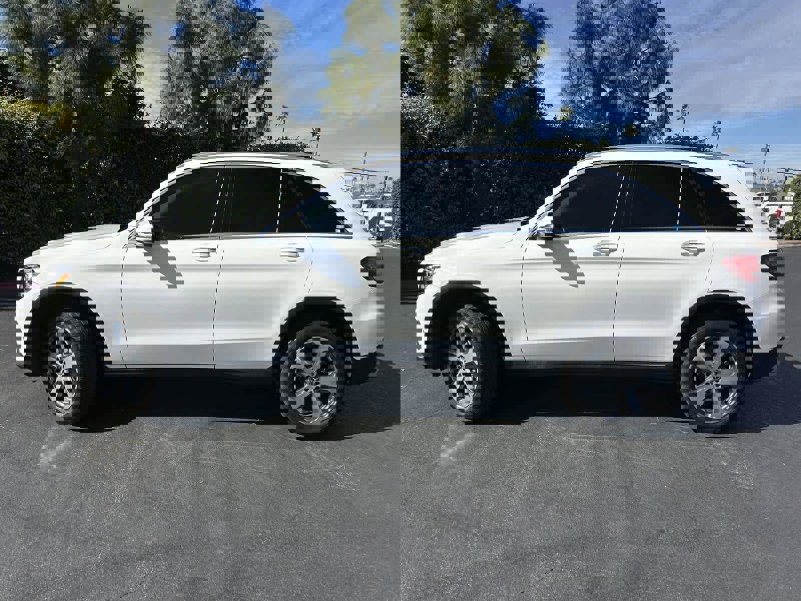 Used 2018 Mercedes-Benz GLC 300 image 3