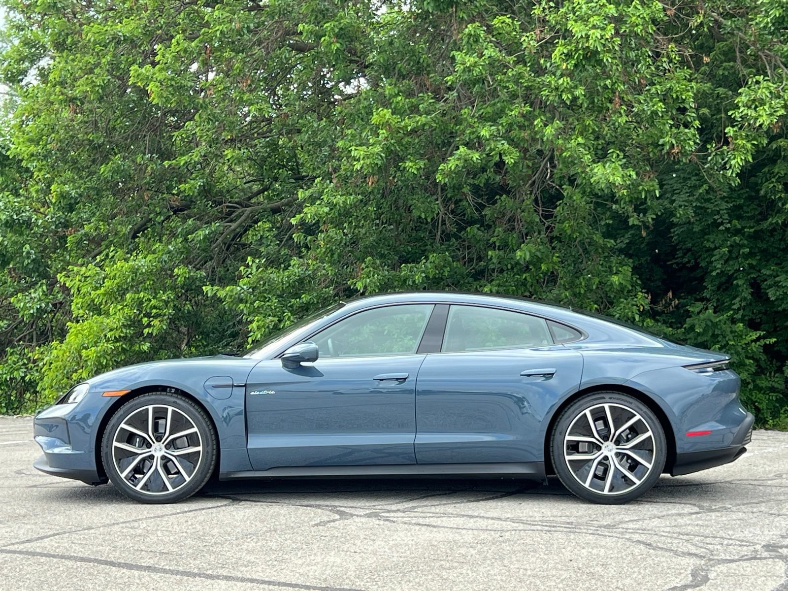 New 2026 Porsche Taycan AWD/4WD image 2