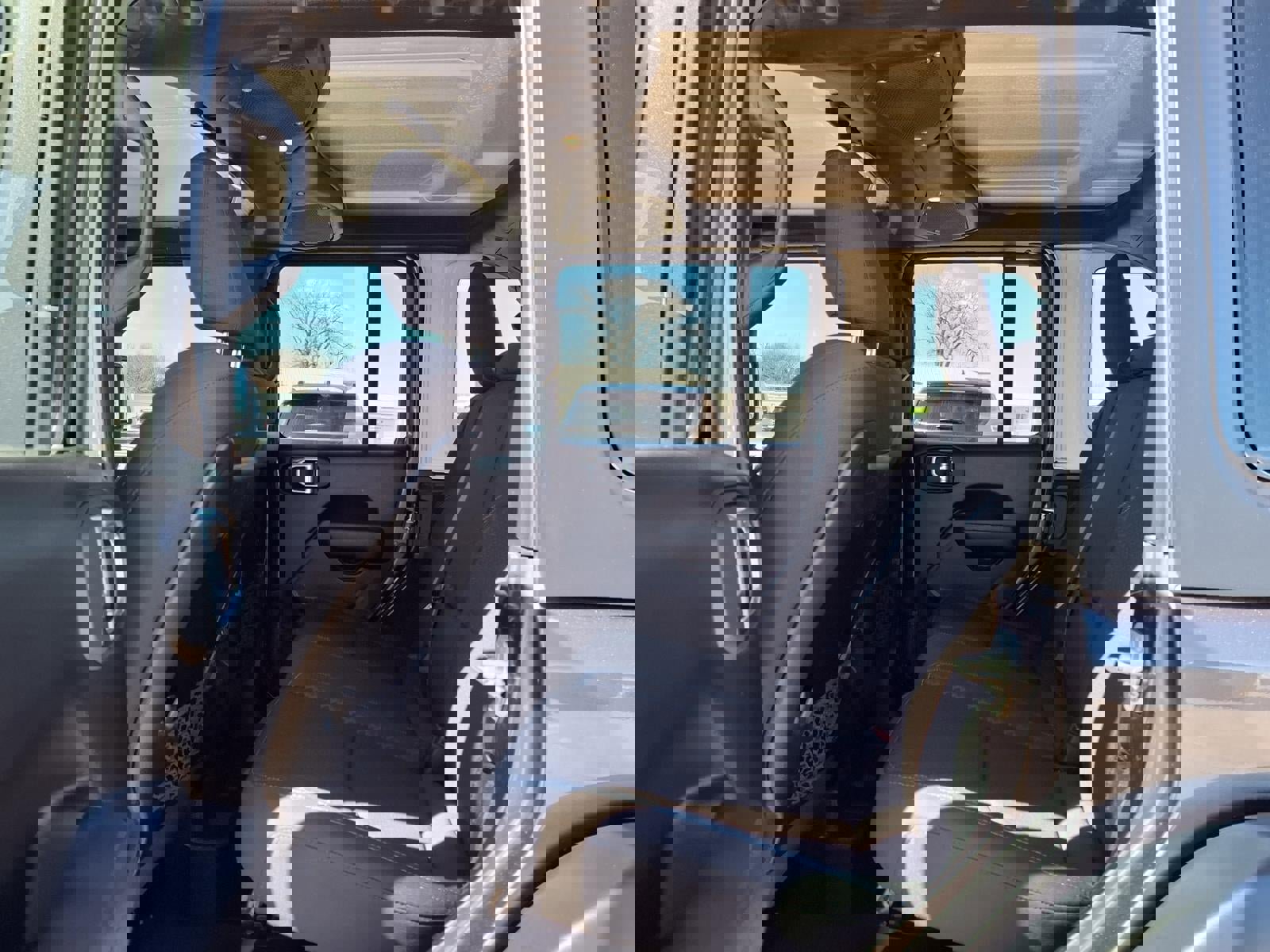 Used 2024 Jeep Wrangler Unlimited Rubicon 4xe w/ Technology Group image 18