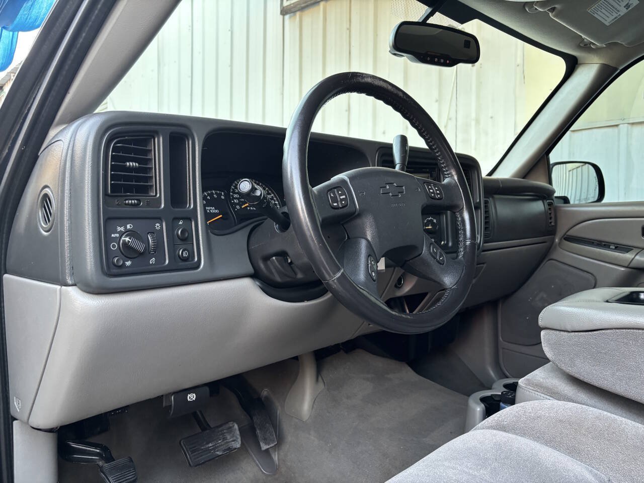 Used 2006 Chevrolet Avalanche Z66 w/ Preferred Equipment Group RWD image 12