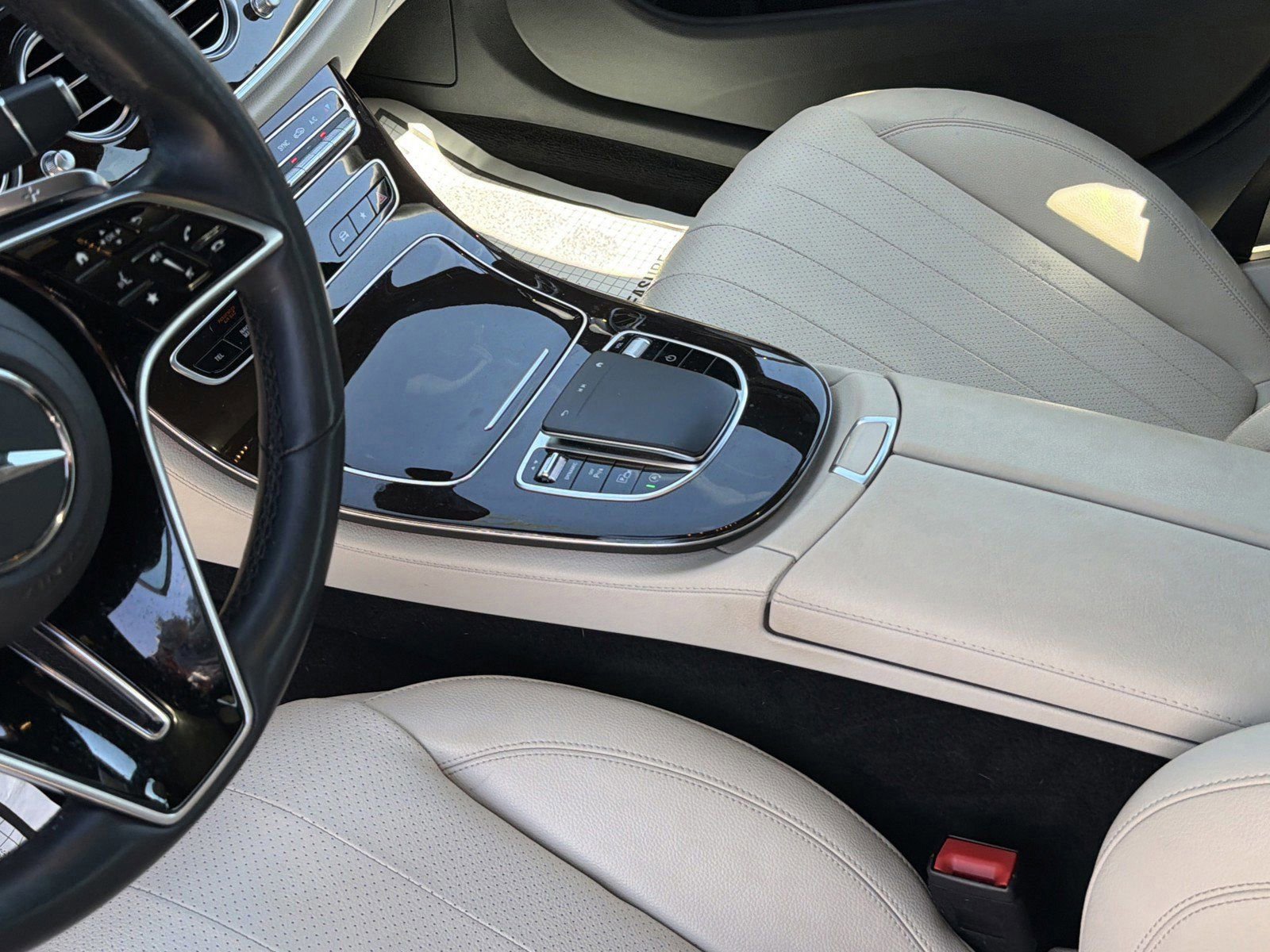Used 2022 Mercedes-Benz E 350 4MATIC Sedan image 20