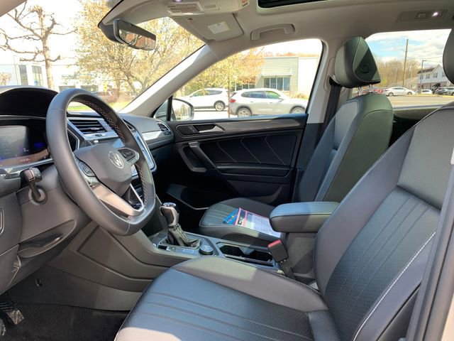 Used 2022 Volkswagen Tiguan SE image 14