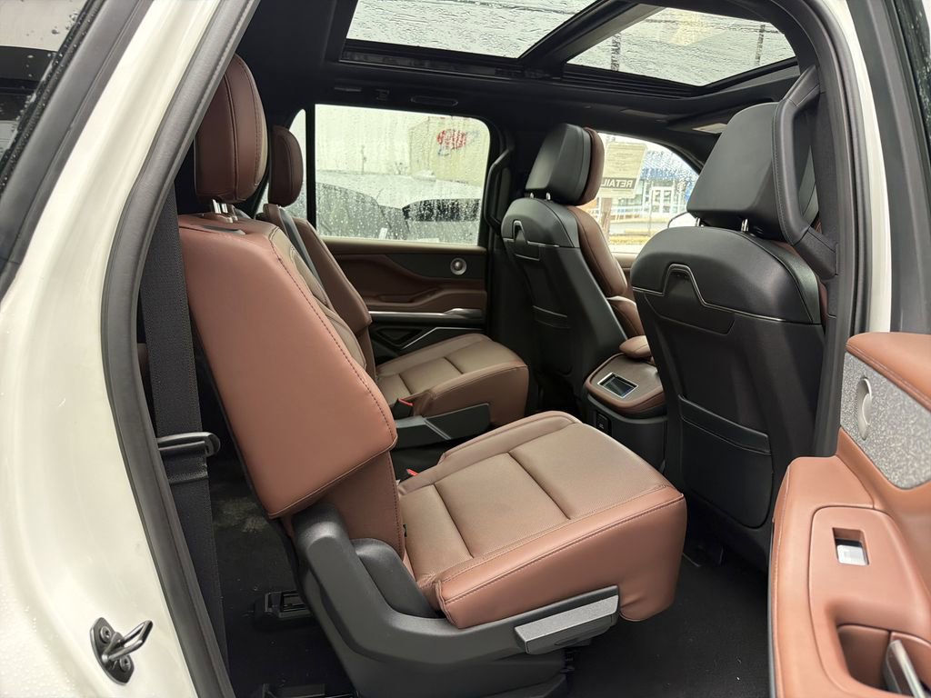 New 2026 Lincoln Navigator L Reserve image 8