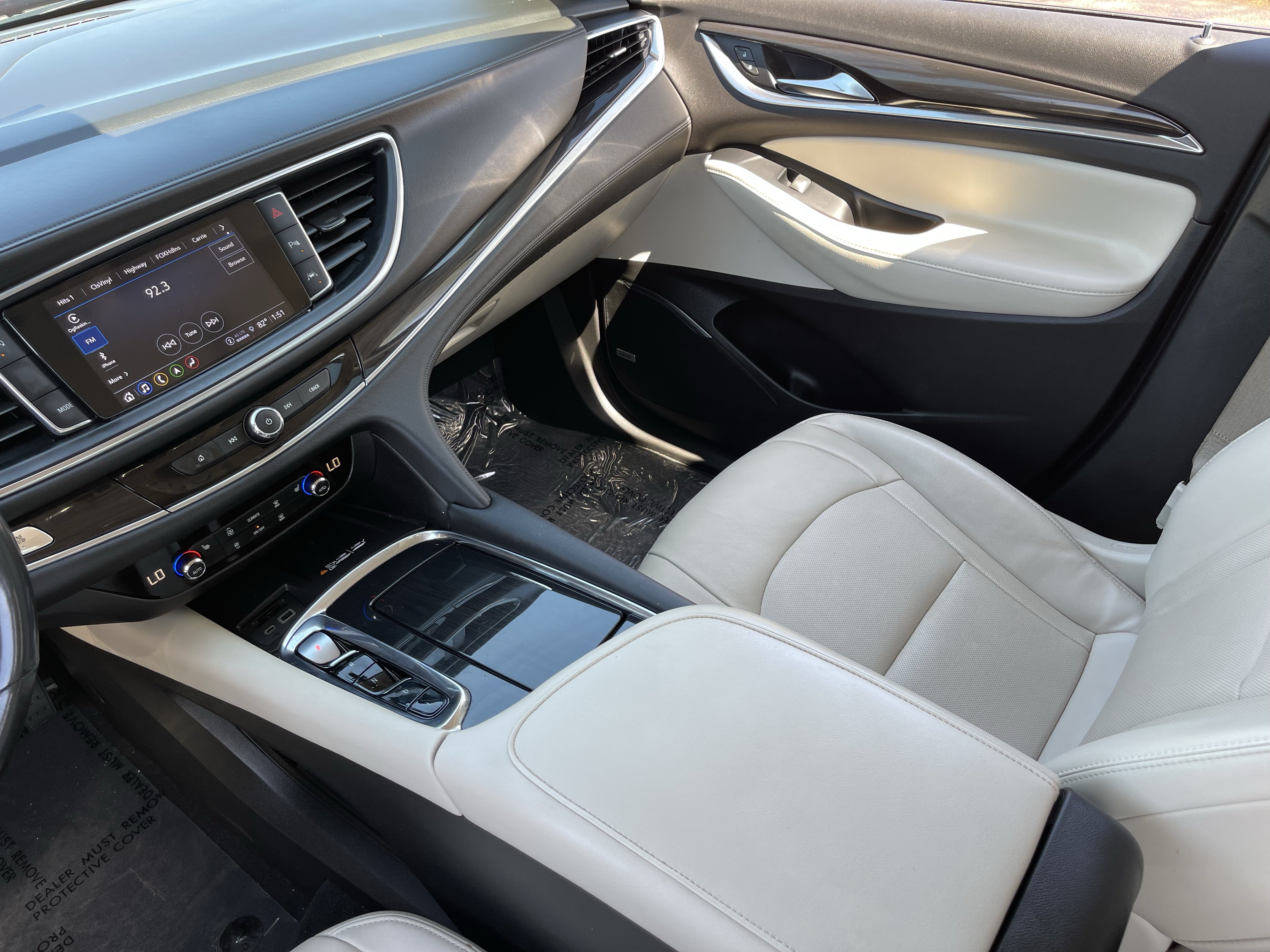 Used 2023 Buick Enclave Essence w/ Experience Buick Package FWD image 16