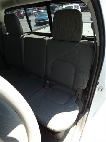 Used 2016 Nissan Frontier SV AWD/4WD image 40