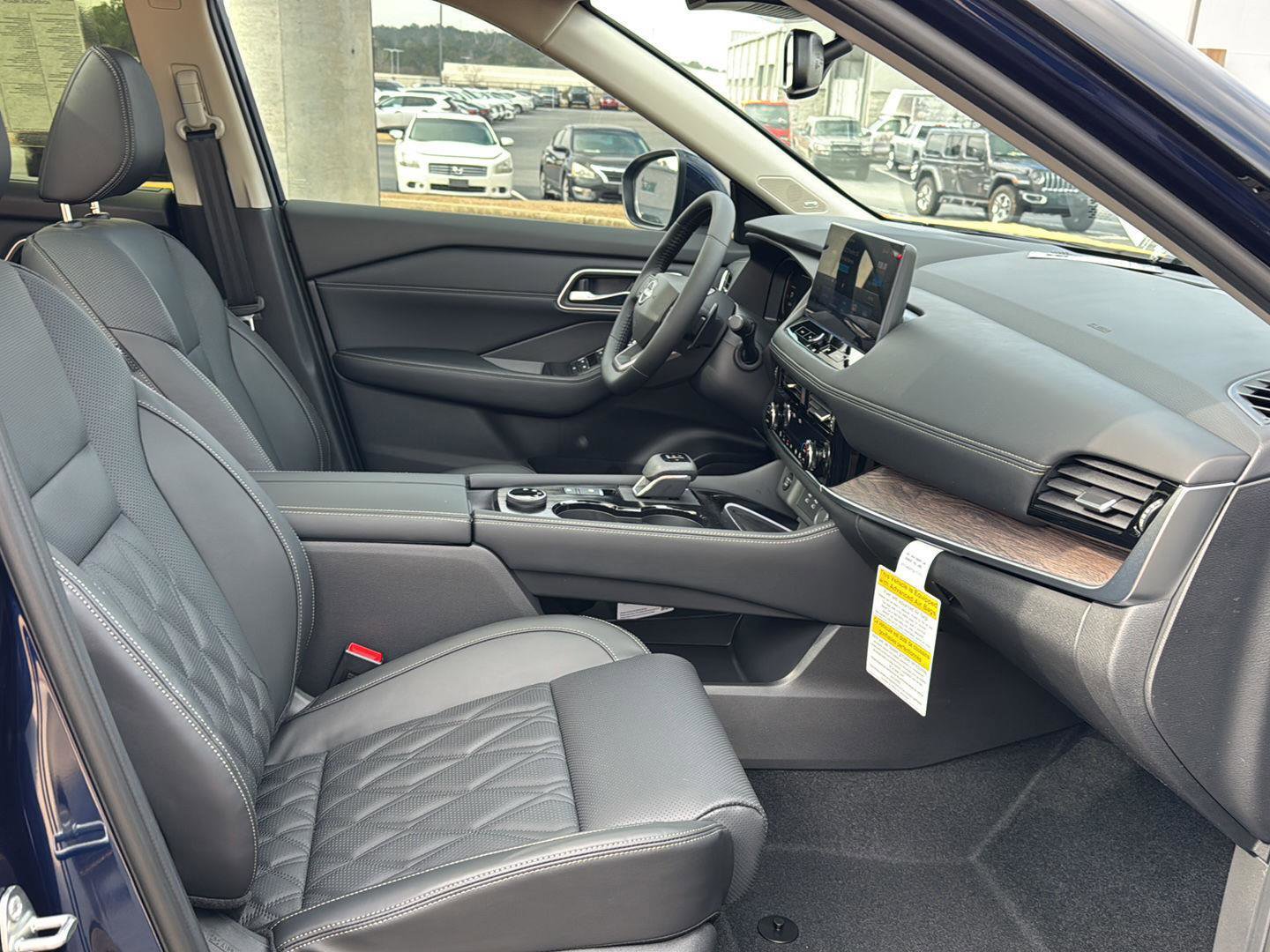 New 2026 Nissan Rogue Platinum w/ Platinum Premium Package image 10